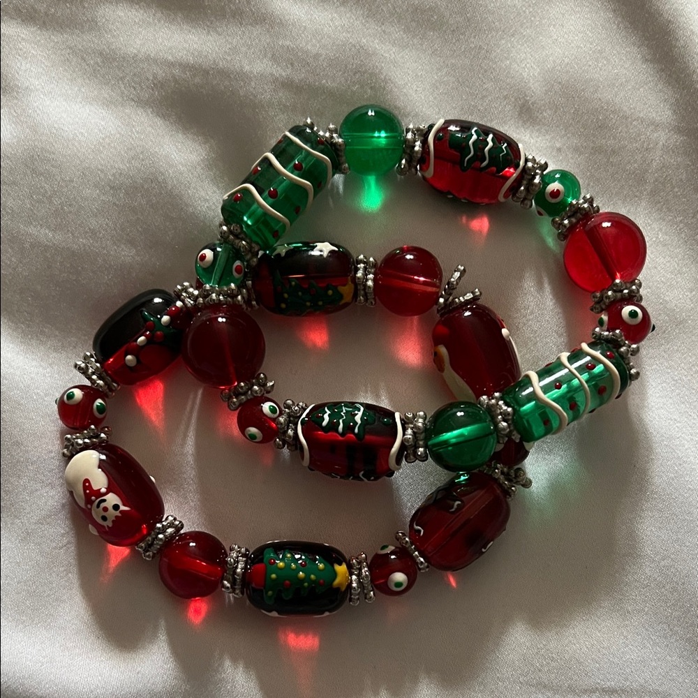 Festive Red and Green Beaded Bracelet Set